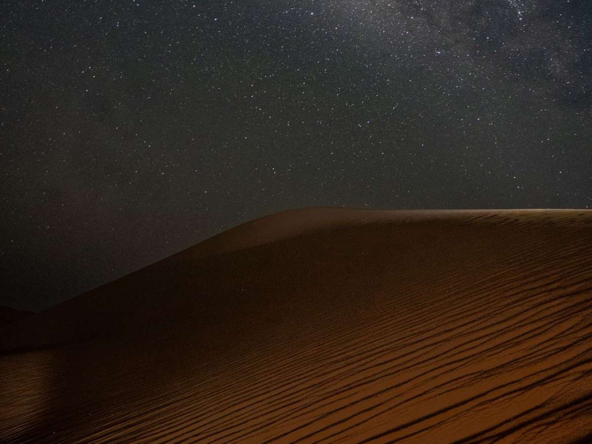 cielo estrellado sobre las dunas de Ica