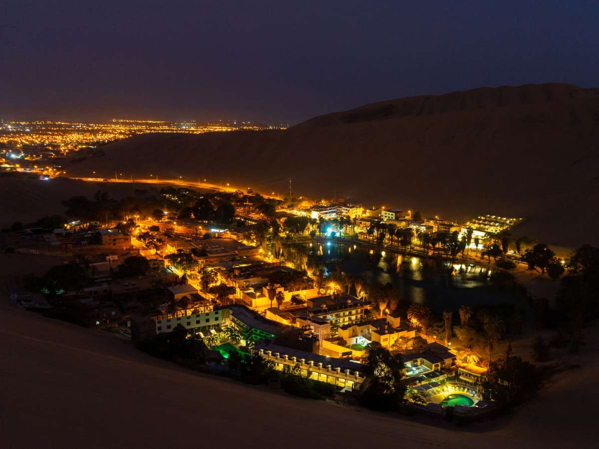 itinerario de viaje escrito junto a mapa de Huacachina